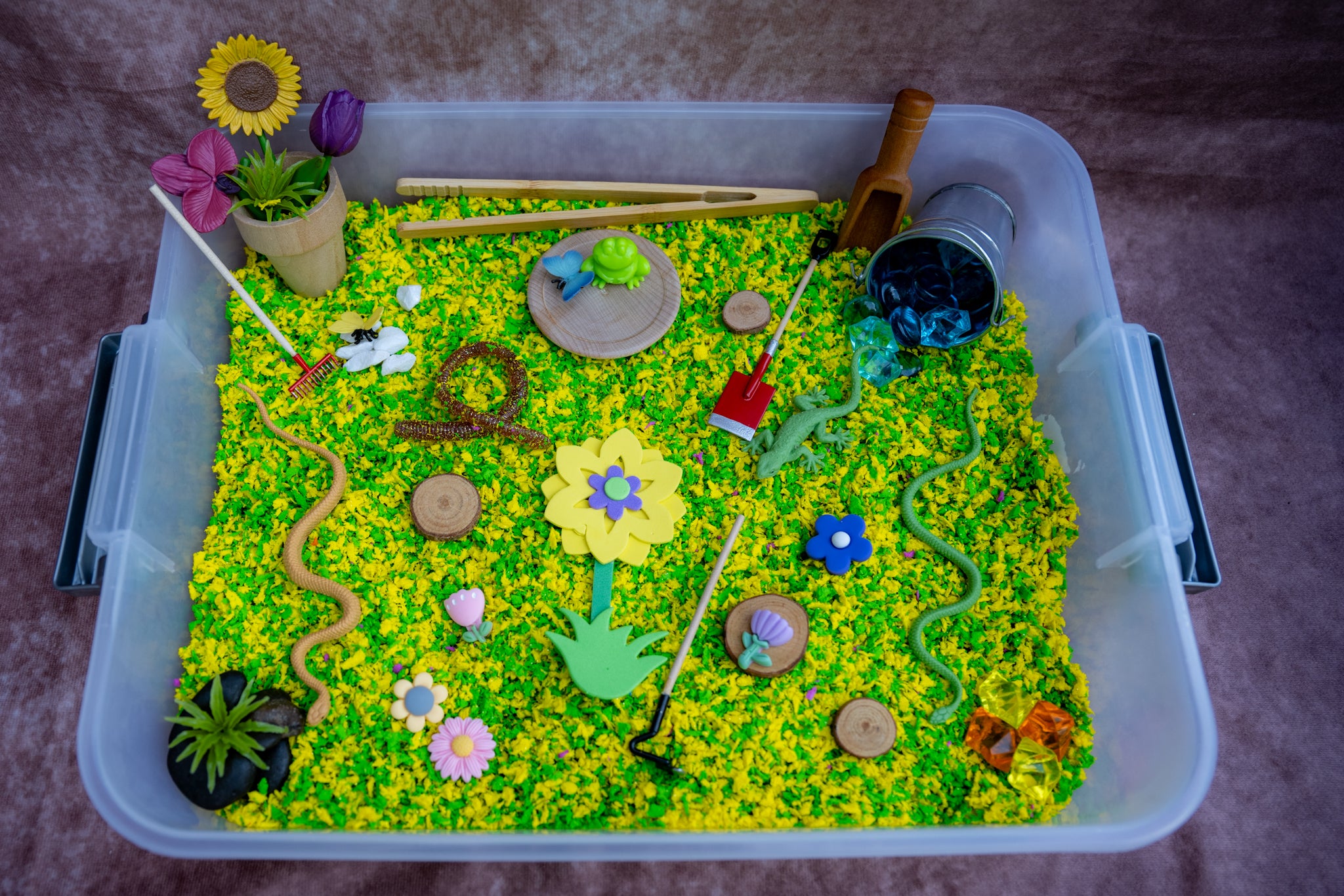 Wonderful Benefits of Sensory Bins for Autistic Children